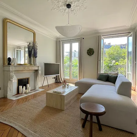 2 Bedroom Stylish Apartament *