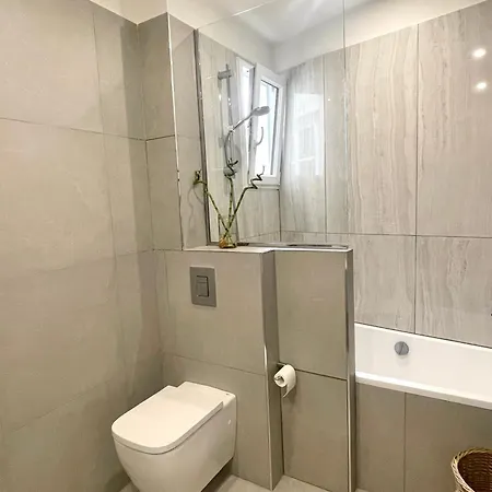 2 Bedroom Stylish Apartament Paryż