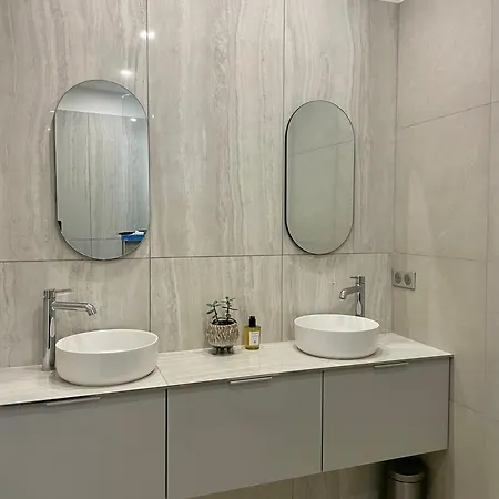 2 Bedroom Stylish Апартаменты