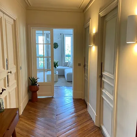 Апартаменты 2 Bedroom Stylish Париж