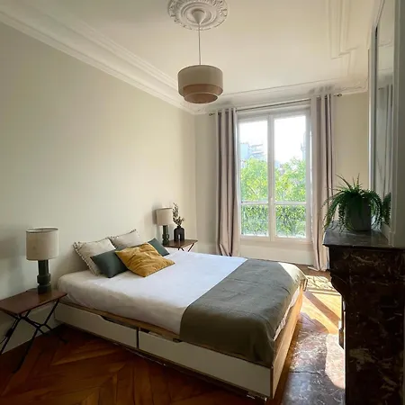 2 Bedroom Stylish Апартаменты Париж