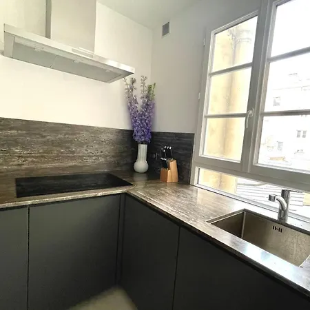 Апартаменты 2 Bedroom Stylish Париж
