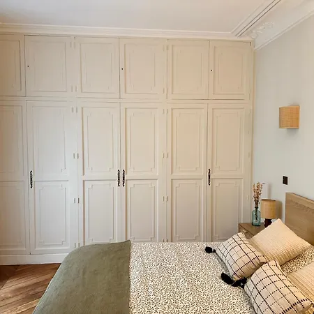 Апартаменты 2 Bedroom Stylish *